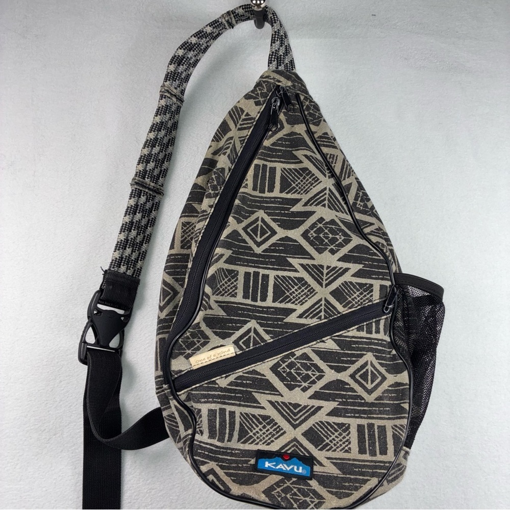 KAVU Rope Sling Bag Gray Black Geometric Tribal Canvas Backpack Crossbody Pocket